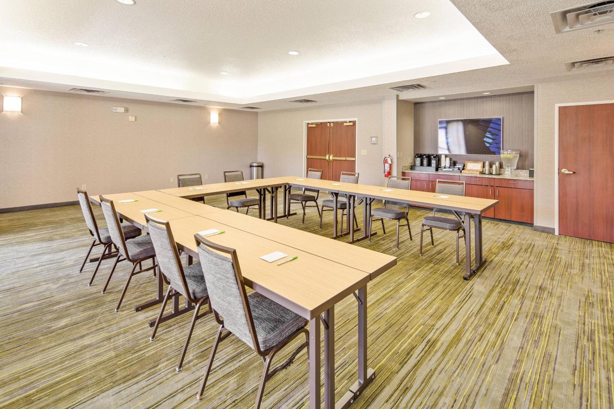 Courtyard By Marriott Bryan College Station Hotel Екстериор снимка