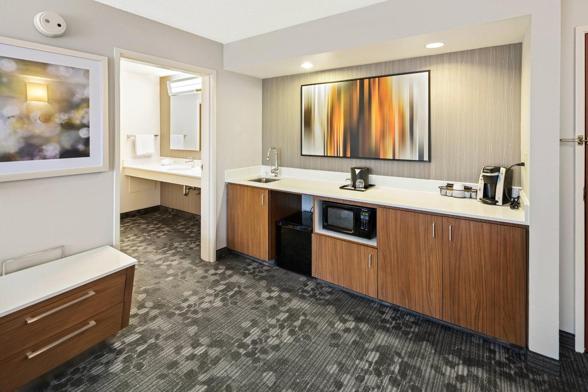 Courtyard By Marriott Bryan College Station Hotel Екстериор снимка