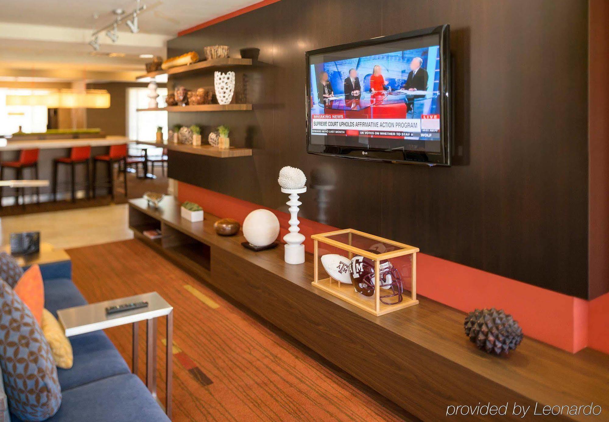 Courtyard By Marriott Bryan College Station Hotel Екстериор снимка
