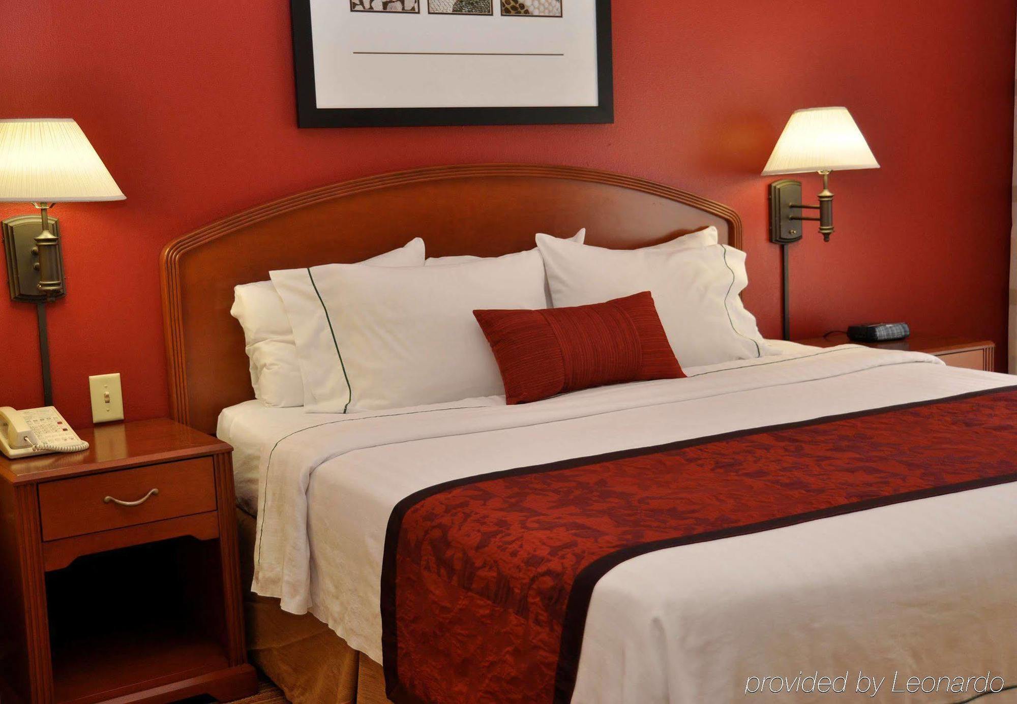 Courtyard By Marriott Bryan College Station Hotel Екстериор снимка