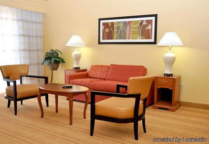 Courtyard By Marriott Bryan College Station Hotel Екстериор снимка