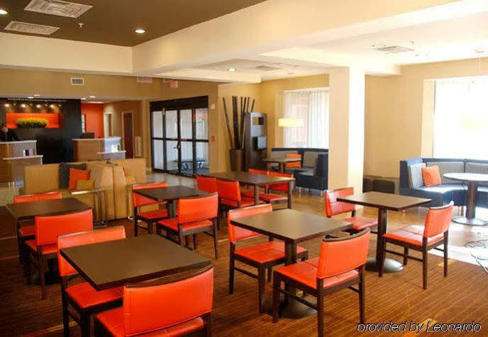 Courtyard By Marriott Bryan College Station Hotel Екстериор снимка