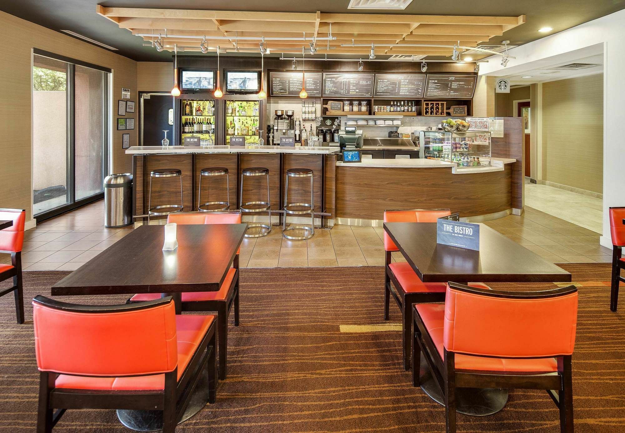 Courtyard By Marriott Bryan College Station Hotel Екстериор снимка